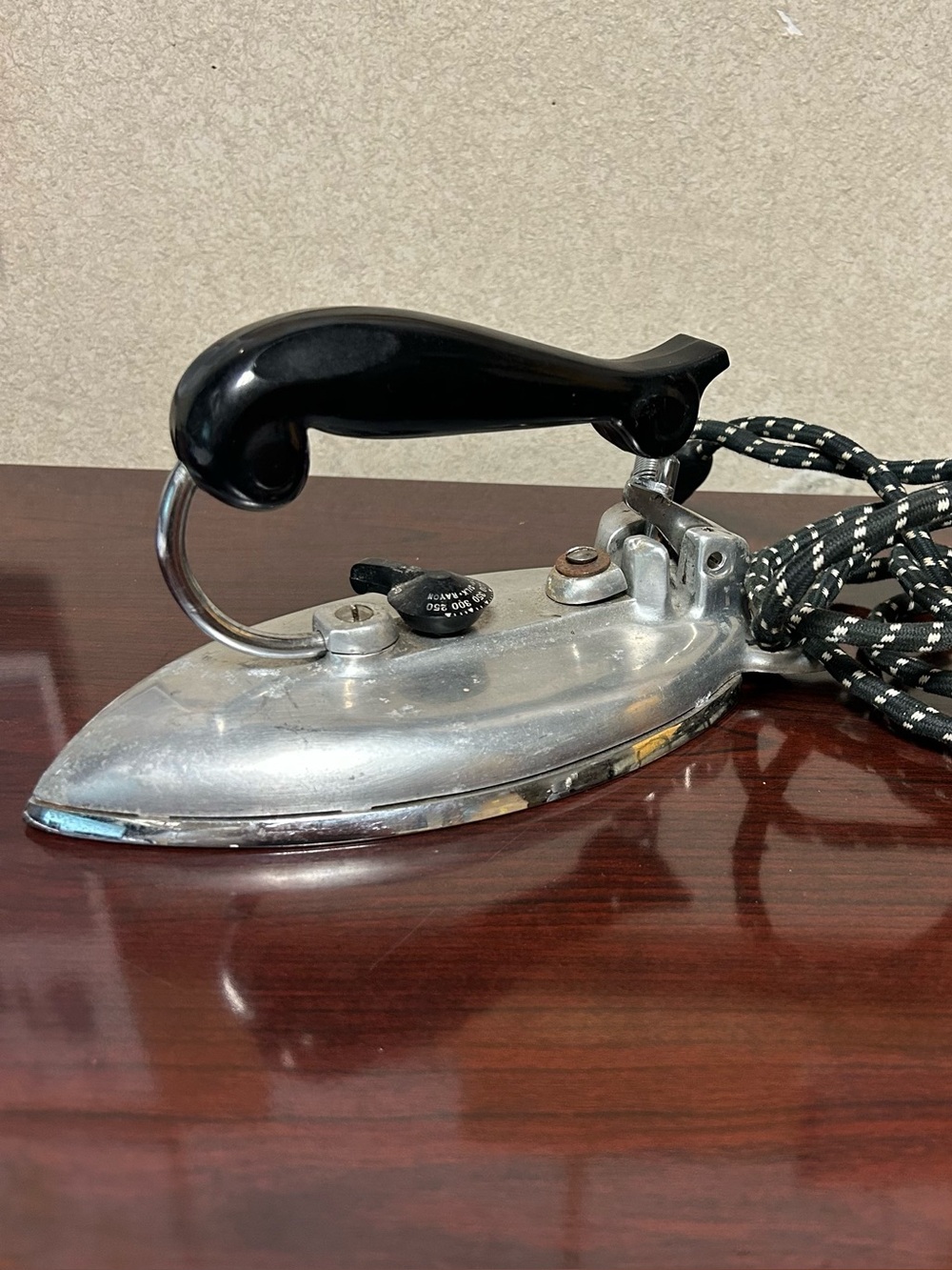Antique Vintage Featherline Travel Iron